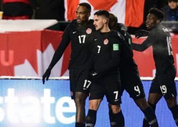 Cyle Larin 2 gol attı, Kanada 21 yıl sonra Meksika'yı yendi