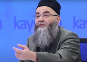 Cübbeli Ahmet: Doların yeri dolar, kafirler bizimle uğraşıyorlar