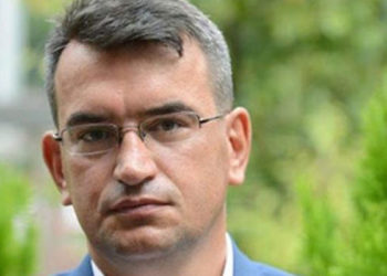 DEVA Partili Metin Gürcan, "siyasi casusluk" suçlamasıyla gözaltına alındığını duyurdu