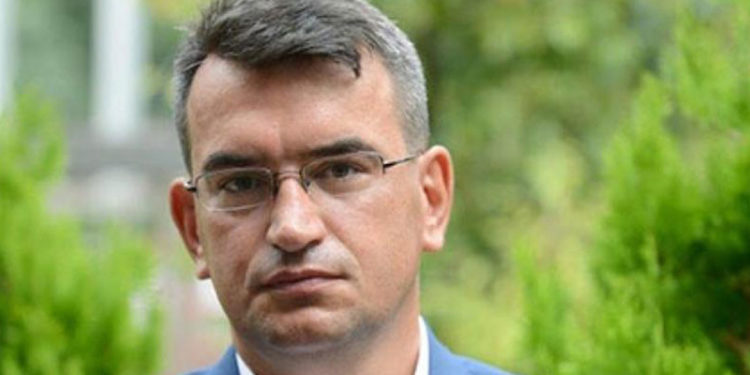 DEVA Partili Metin Gürcan, "siyasi casusluk" suçlamasıyla gözaltına alındığını duyurdu