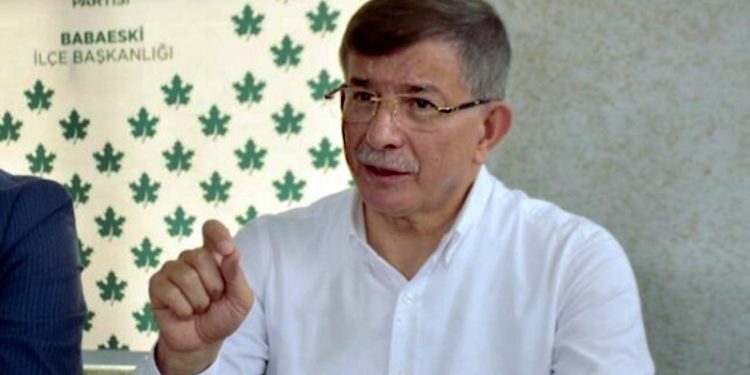 Davutoğlu: Saray'da Soros'la doğrudan irtibatlı danışmanlar var