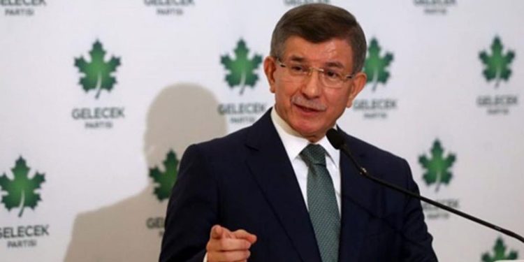 Davutoğlu'ndan Erdoğan'a: Eğer damadınızı tekrar bakan yapmayı düşünüyorsanız, yapın