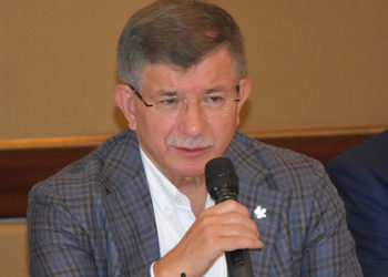 Davutoğlu'ndan Erdoğan'a 'Nas' tepkisi: İnsanları dinden soğutmayın