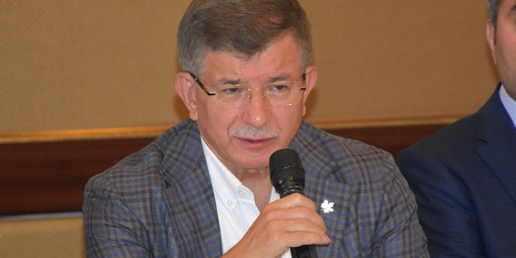 Davutoğlu'ndan Erdoğan'a 'Nas' tepkisi: İnsanları dinden soğutmayın