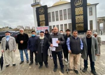 Deniz manzarasını kapatan camiyi mahkemeye verdi