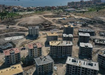 Deprem konutlarını İsmailağa Cemaati'ne yaptırmışlar