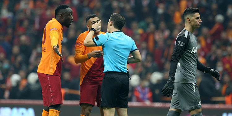 Diego Lugano'dan derbi yorumu: Bence Galatasaray'ın golünde bir faul yoktu