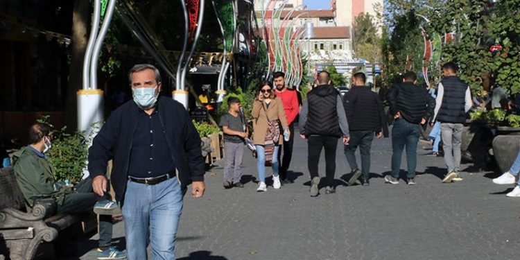 Diyarbakırlılar'dan Cemil Taşkesen'e destek: Burası Kürdistan’dır, kimse inkar edemez