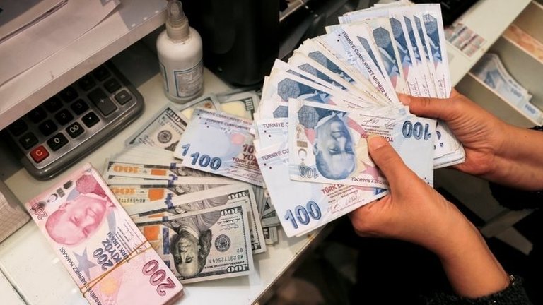 Dolar/TL kurundaki hızlı artış dünya basınında: "Erdoğan'ın sıra dışı ekonomi politikaları Türkiye'nin kur krizini derinleştirdi"