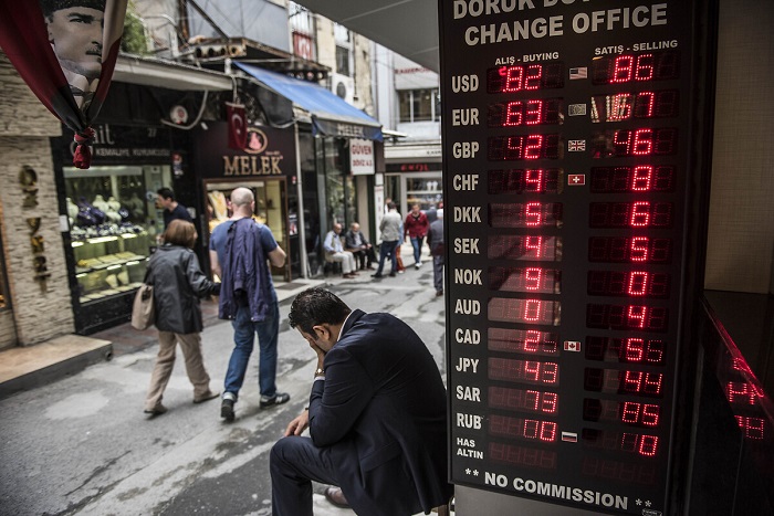 Dolarda gece tarifesi: 10,96 TL, gözler Merkez Bankası’nda