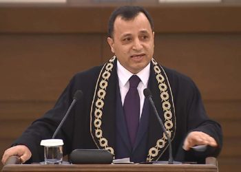 Dr. Selami Er yazdı: AYM’nin son iki kararı KHK’lılar için umut olabilir mi?