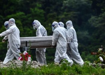 Dünya genelinde Kovid-19'dan ölenlerin sayısı 5 milyonu aştı