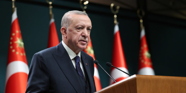 Ekonomik kriz yaşandığını kabullenen Erdoğan: Ekonomik ‘Kurtuluş Savaşı’ndan zaferle çıkacağız