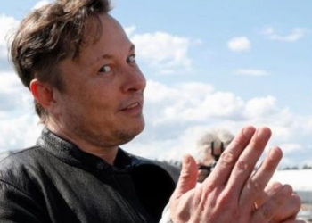 Elon Musk'ın Twitter anketinde, Tesla'daki 21 milyar dolarlık hissesini satması sonucu çıktı