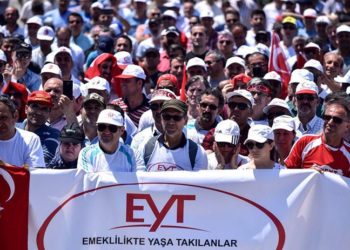 Emeklilikte yaşa takılanlar için ara formül