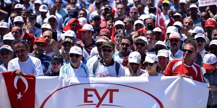 Emeklilikte yaşa takılanlar için ara formül