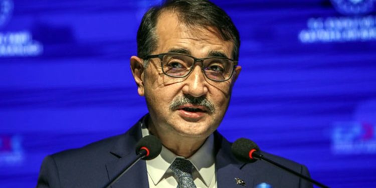 Enerji Bakanı’ndan kış saati açıklaması: Herkes kendi işiyle meşgul olsun