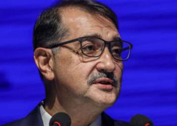 Enerji ve Tabii Kaynaklar Bakanı Dönmez: Türkiye'de kış saati uygulamasıyla 6 milyar dolar tasarruf sağlandı