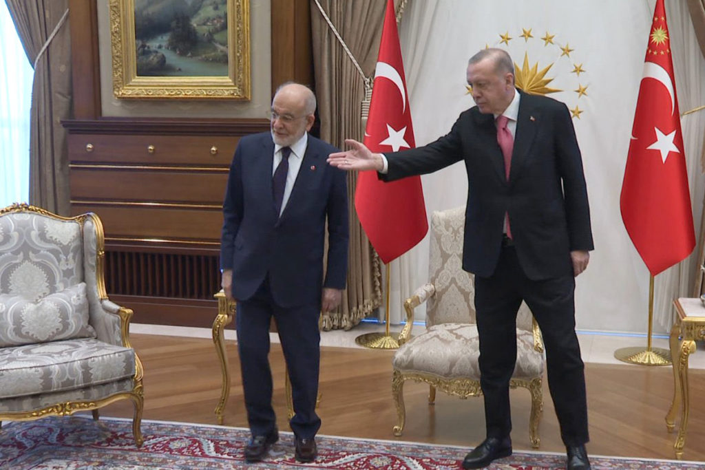 Erdoğan’dan Karamollaoğlu’na tepki: İade-i ziyaret sakıt oldu