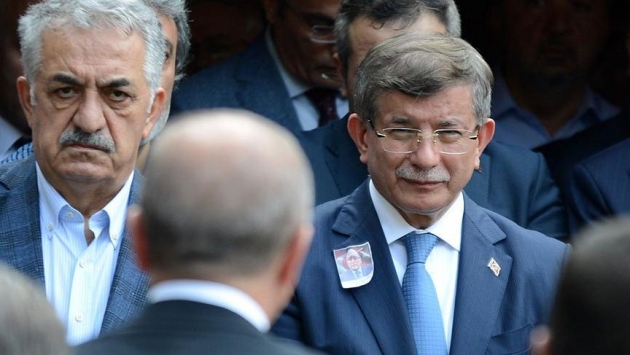 Erdoğan ile Davutoğlu'nun telefondaki kavgasını anlattı