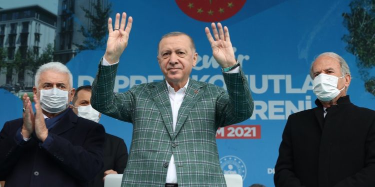 Erdoğan, Merkez Bankası’nın 16 Aralık’taki faiz kararını şimdiden ilan etti: ‘Düşecek’