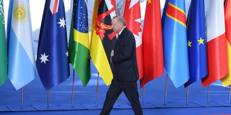 Erdoğan geniş heyetini ve uzun araç konvoyunu kabul ettiremeyince Glasgow’a gitmekten vazgeçti