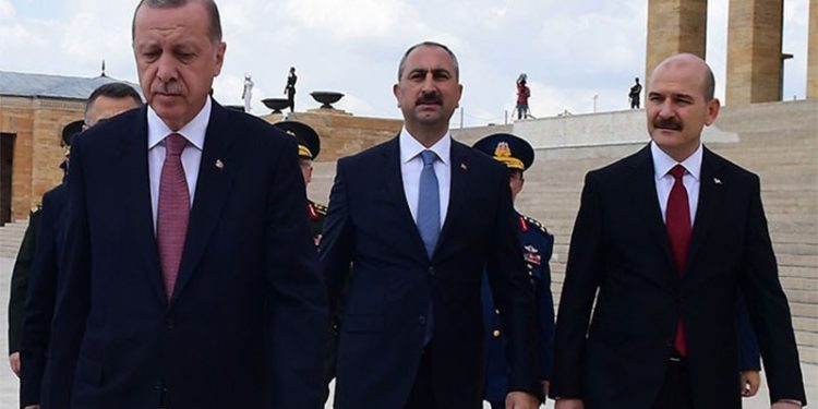 'Erdoğan vaziyeti idare edemediği için herkes kendi aklına göre konuşuyor'