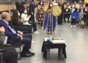 Erdoğan'a, 'Batman Kürdistan'ın gülüdür' şarkısı