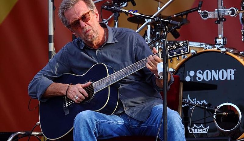 Eric Clapton’ın gitarı açık artırmada 625 bin dolara satıldı