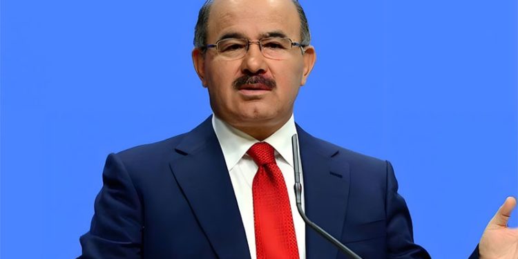 Eski Bakan Çelik: Krizi dış güçlere havale edip kendimizi kurtarmaya çalışıyoruz