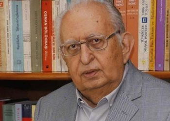 Eski meclis başkanı Cindoruk: Askeri idarelerde bile Türkiye bu duruma düşmemişti