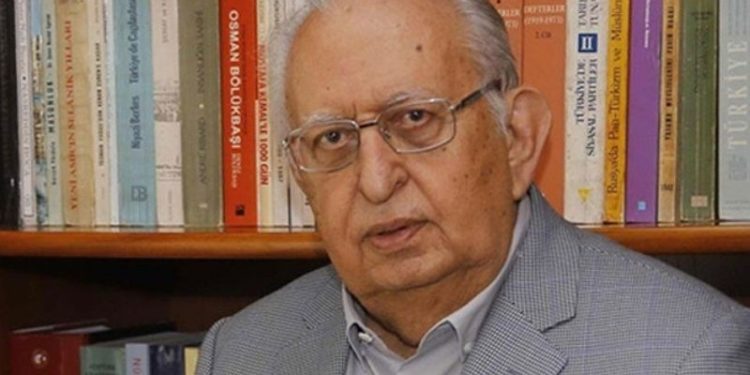 Eski meclis başkanı Cindoruk: Askeri idarelerde bile Türkiye bu duruma düşmemişti