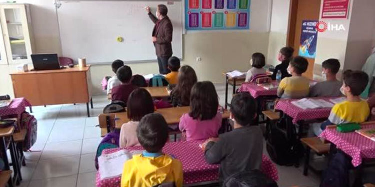 Eğitim -Sen: Öğretmenin maaşı 10 yılda 2,5 kat eridi