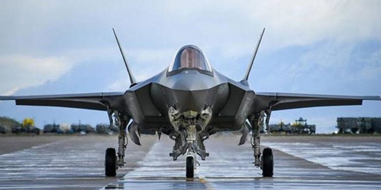 F-35 programından çıkarılan Türkiye 60 yıl önce üretilen F-4’lere kaldı
