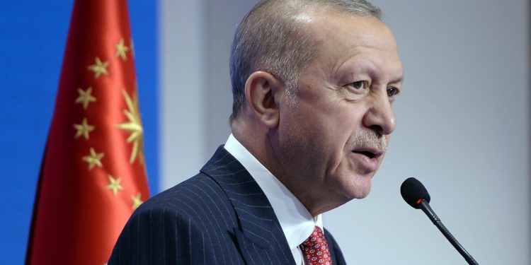 FT: Bakanlar Erdoğan’a durumun vahametini anlatmaktan korkuyor