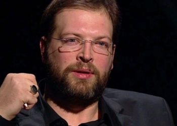 Fatih Tezcan ‘Atatürk’ün anısına hakaretten’ 1,5 yıl hapis cezasına çarptırıldı