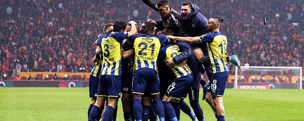 Fenerbahçe'de kötü hava Galatasaray galibiyetiyle dağıldı