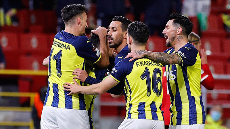 Fenerbahçe'nin Kayserispor maçı ilk 11'i belli oldu