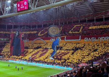 Fenerbahçe'den Galatasaray derbisine özel tişört: Bir oyuncu elendi