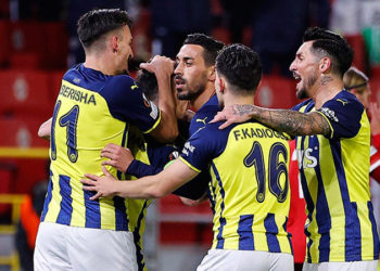 Fenerbahçe'nin Kayserispor maçı ilk 11'i belli oldu