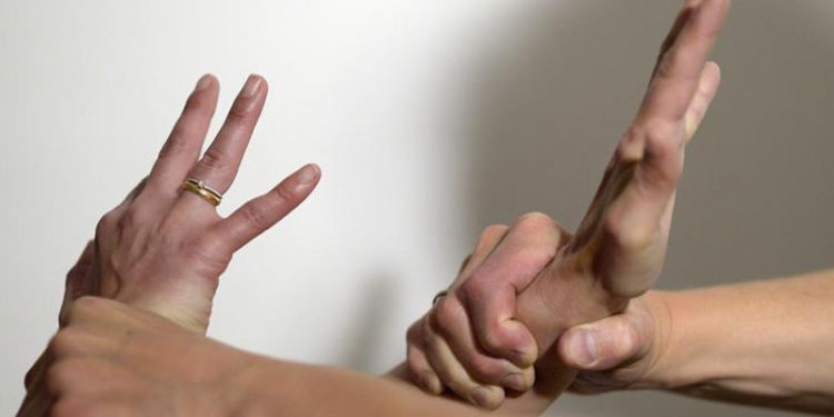 Fransa'da kapanma döneminde ev içi şiddet yüzde 10 arttı