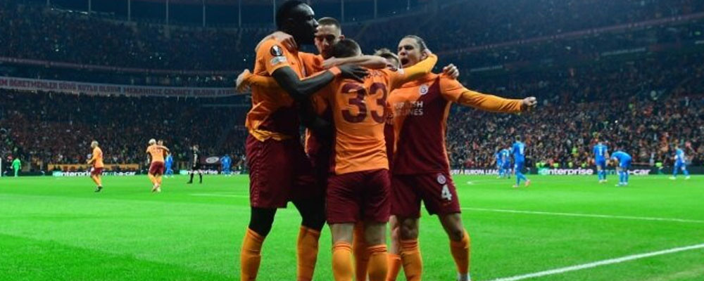 Galatasaray 4 attı, gruptan çıktı!