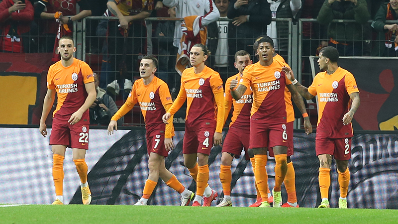 Galatasaray Avrupa'da farklı, Süper Lig'de farklı