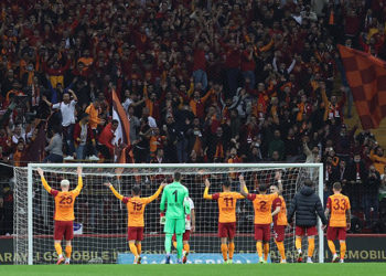 Galatasaray'ın tam kapasite seyirci kararı ne anlama geliyor; TFF talimatı ne diyor?