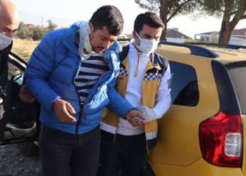 Gasbedildiğini söyleyen taksici kendi kendini yaralamış