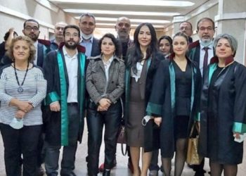 Gazeteci H&uuml;rtaş: Benim değil polislerin yargılanması lazım