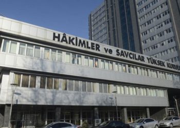 Gerçeğe aykırı duruşma zaptı düzenleyen hakim, HSK’ye şikayet edildi