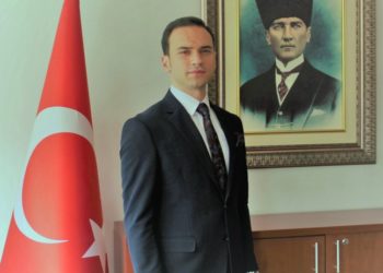 Görevden alınan kaymakama ‘CHP'den Türk bayrağı aldınız mı?’ mı sorusu