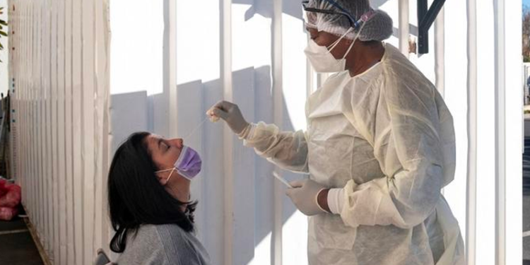 Güney Afrika'dan seyahat kısıtlamalarına tepki: Omicron'u erken tespit ettik diye cezalandırıldık