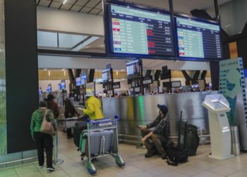 Güney Afrika’dan Hollanda’ya gelen yolcuların 13’ünde Omicron varyantı tespit edildi